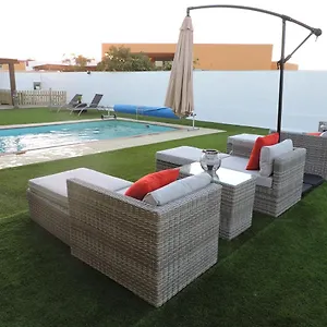 Ventura. Espectacular. Piscina Climatizada. Villa